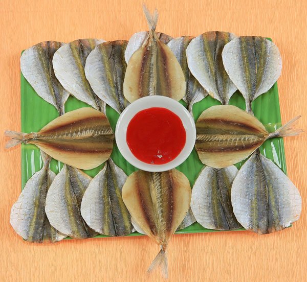 dried-yellowstripe-trevally-scad-vietnam-top-dried-fish